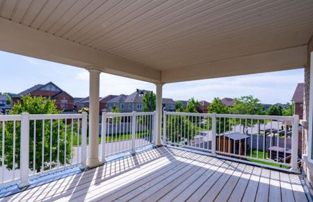 For Lease - 4 Trailside Drive, Bradford West Gwillimbury, Ontario - Photo 3