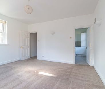 Available unfurnished from 08/12/2025 - Photo 1