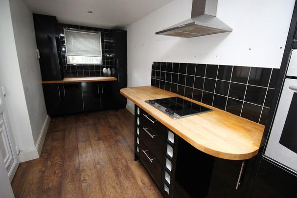 2 bedroom terraced house to rent - Photo 1