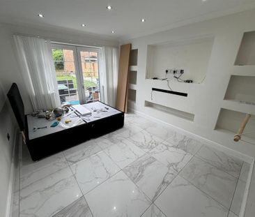 3 bedroom end of terrace house to rent - Photo 5