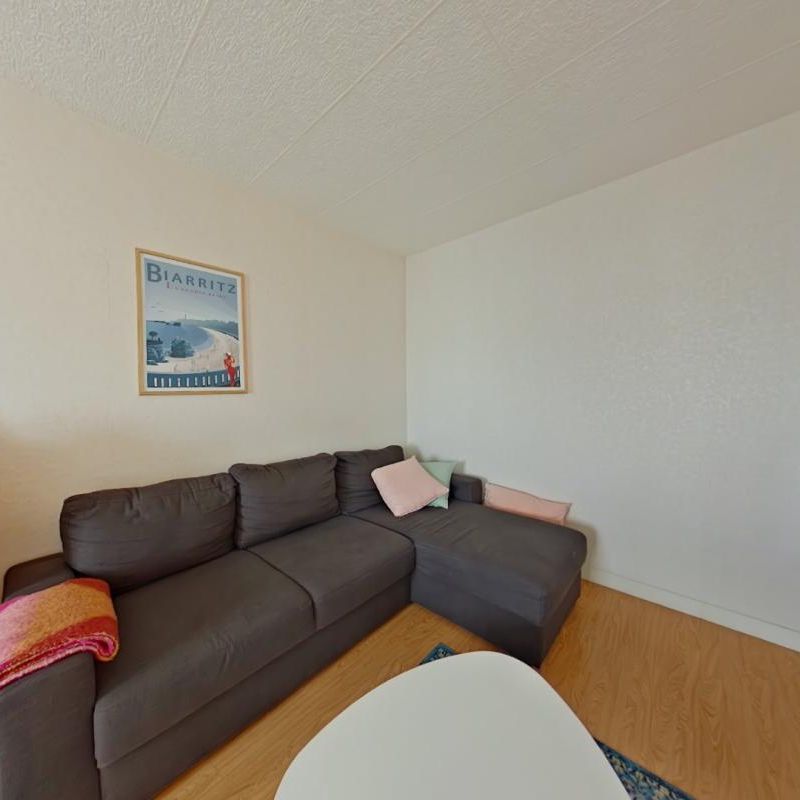 Location Appartement 2 pièces 43m² POITIERS 86000 - Photo 1