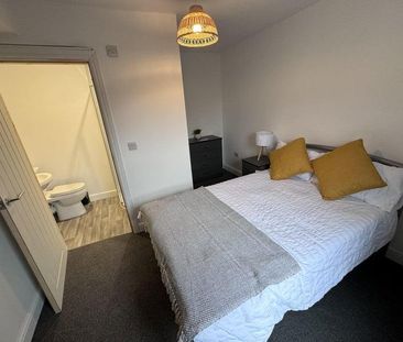 1 bedroom in a house share to rent - Photo 5