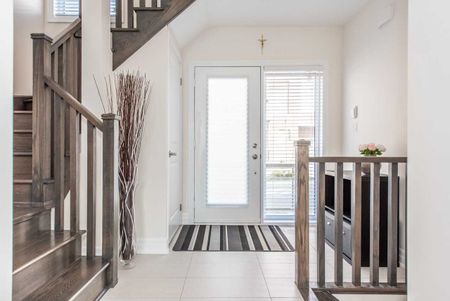 For Lease - 37 Juneau Street, Vaughan, Ontario - Photo 2