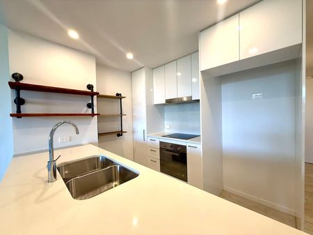 Modern 2-Bed +1 Study Apartment with Double Garage in the Heart of Norwest - Photo 5