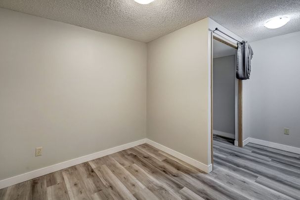 6215 Dalton Dr NW, Calgary - Photo 1