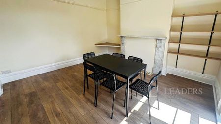 1 bedroom in a house share to rent - Photo 3