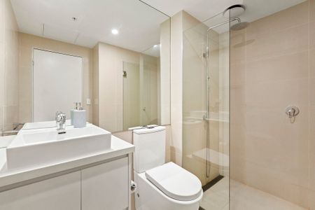 Dual Level Premium Penthouse with 180 Degree View of Melbourne City Skyline - Photo 5