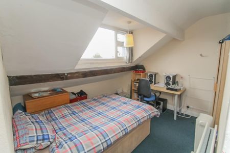 3 bedroom terraced house to rent - Photo 3