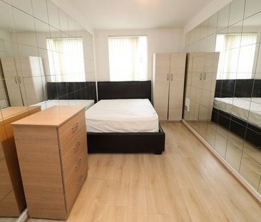 Room in a Shared Flat, Dovecote House, SE16 - Photo 3