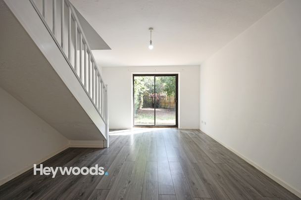 2 bed end of terrace house to rent in Salisbury Close, Madeley - Photo 1