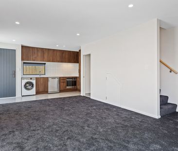 Modern Two-bedroom Townhouse with Off-street Park - Photo 2