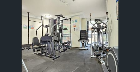 Bridge View, Spacious, Elegant Home in Lush Resort-like Setting - Photo 4