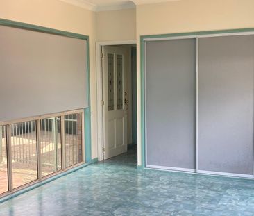 Stunning Bay Views - Waterfront Home - Photo 4