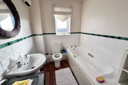 Lakeside Boulevard, DONCASTER - Photo 3