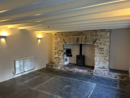 Detached Farmhouse set in a peaceful rural location to let on an initial term of 12 months. - Photo 3