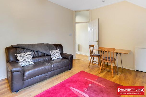 STUDENT ACCOMMODATION, 12 Beechwood Avenue, Derry/Londonderry, BT48 9LP - Photo 1