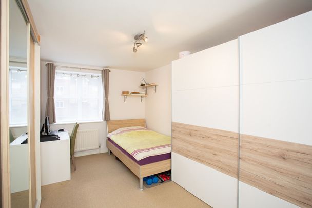 2 bedroom flat to rent, Available unfurnished from 12/05/2025 - Photo 1