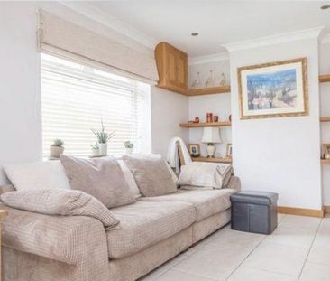 3 bedroom detached house to rent - Photo 3