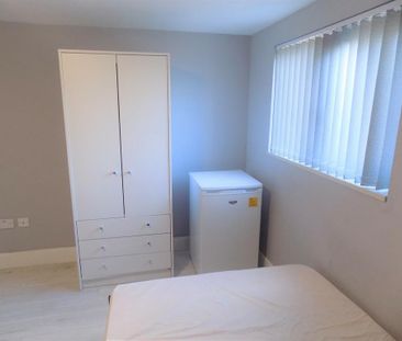 1 bedroom house of multiple occupation to rent - Photo 3
