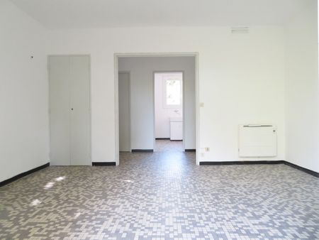 T3, Rue de Rivoli, 67m², 510€ H.C, Nîmes. - Photo 2