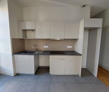 location Appartement F3 DE 66.77m² À NIMES - Photo 4