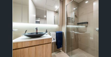 FULLY FURNSIHED BOUTIQUE APARTMENT WITH COURTYARD ! CAFES AND BEACH AT YOUR DOORSTEP - Photo 5