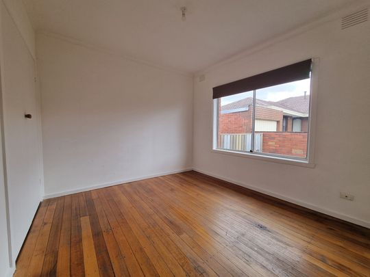 2 Bedroom Unit - Walk to Central Clayton - Photo 1