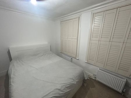 Room in a Shared House, Mayo Road, CR0 - Photo 3