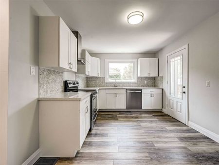 For Lease - 822 Douglas Street Unit# Main, Oshawa, Ontario - Photo 5