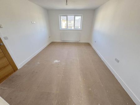 5 bedroom detached house to rent - Photo 2