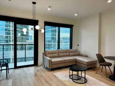 Mieszkanie do wynajęcia - Warszawa, Prosta - Zdjęcie 2