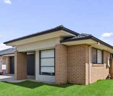 “Prime Location: Modern Home Conveniently Situated Near Amenities” - Photo 5
