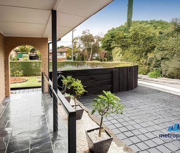 21 Camelot Drive, GLEN WAVERLEY, VIC - Photo 2