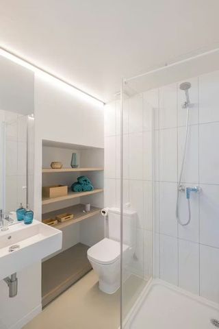 Avinguda dEduard Maristany, Sant Adrià de Besòs, Catalonia 08930 - Photo 3