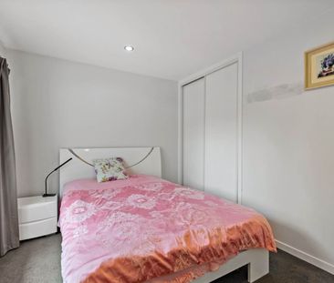 This beautifully presented 4-bedroom house at Mt Wellington - Photo 6