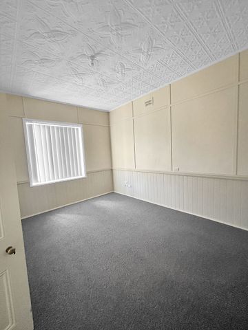 Charming 3 Bedroom Cottage - Photo 2