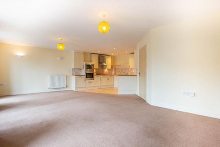 2 bedroom flat to rent - Photo 2