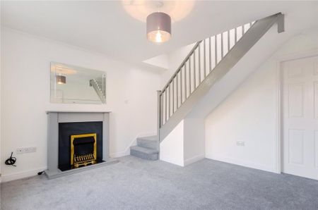 2 bedroom semi-detached house to rent - Photo 2