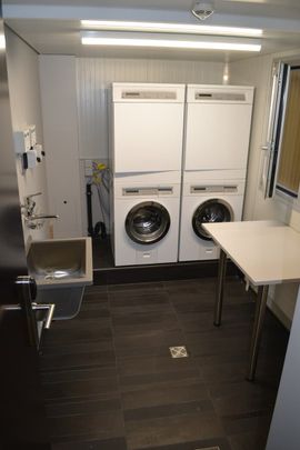 "Komplett möblierte Business-Apartments in Stansstad zu vermieten" - Photo 1