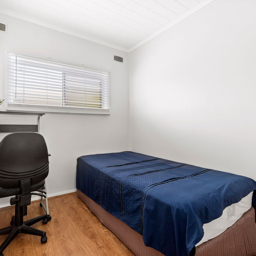 Stylish Fully Furnished 1-Bedroom Unit in a Prime Wantirna South Location - Photo 1