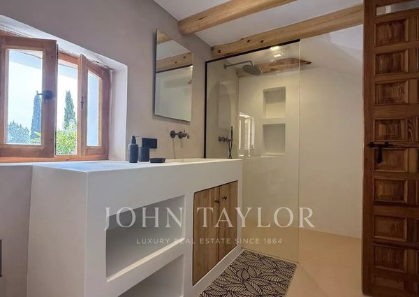 Cala Llonga, Balearic Islands 07849