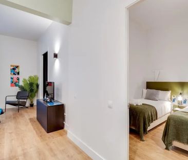 Carrer de Sepúlveda, Barcelona, Catalonia 08015 - Photo 3