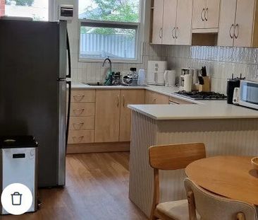 Oaklands Park - Photo 3