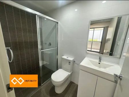 “Modern Ground Floor 2 Bedroom Apartment” - Photo 2