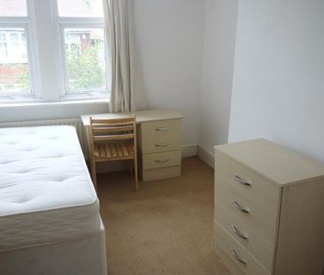 4 Bed - Brandon Grove, Sandyford - Photo 4