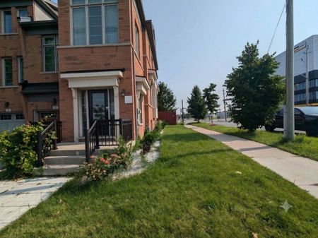 For Lease - 1 Lily Cup Avenue, Toronto, Ontario - Photo 5