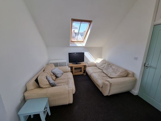 6 Bed Student Accommodation - Photo 1