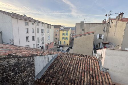 CUERS - Centre -ville- Appartement T2 de 37 m² - vue dégagée - Photo 5