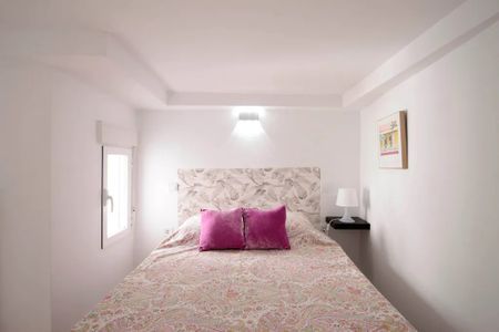 Calle de Santoña, Madrid, Community of Madrid 28026 - Photo 4