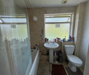 4 bedroom terraced house to rent - Photo 5